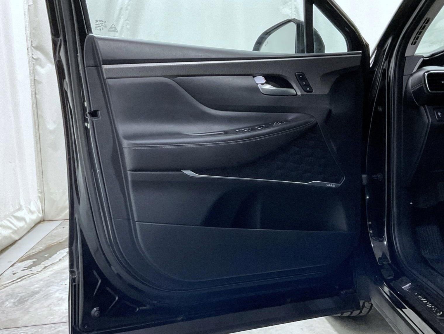 Used 2020 Hyundai Santa Fe Limited image 9