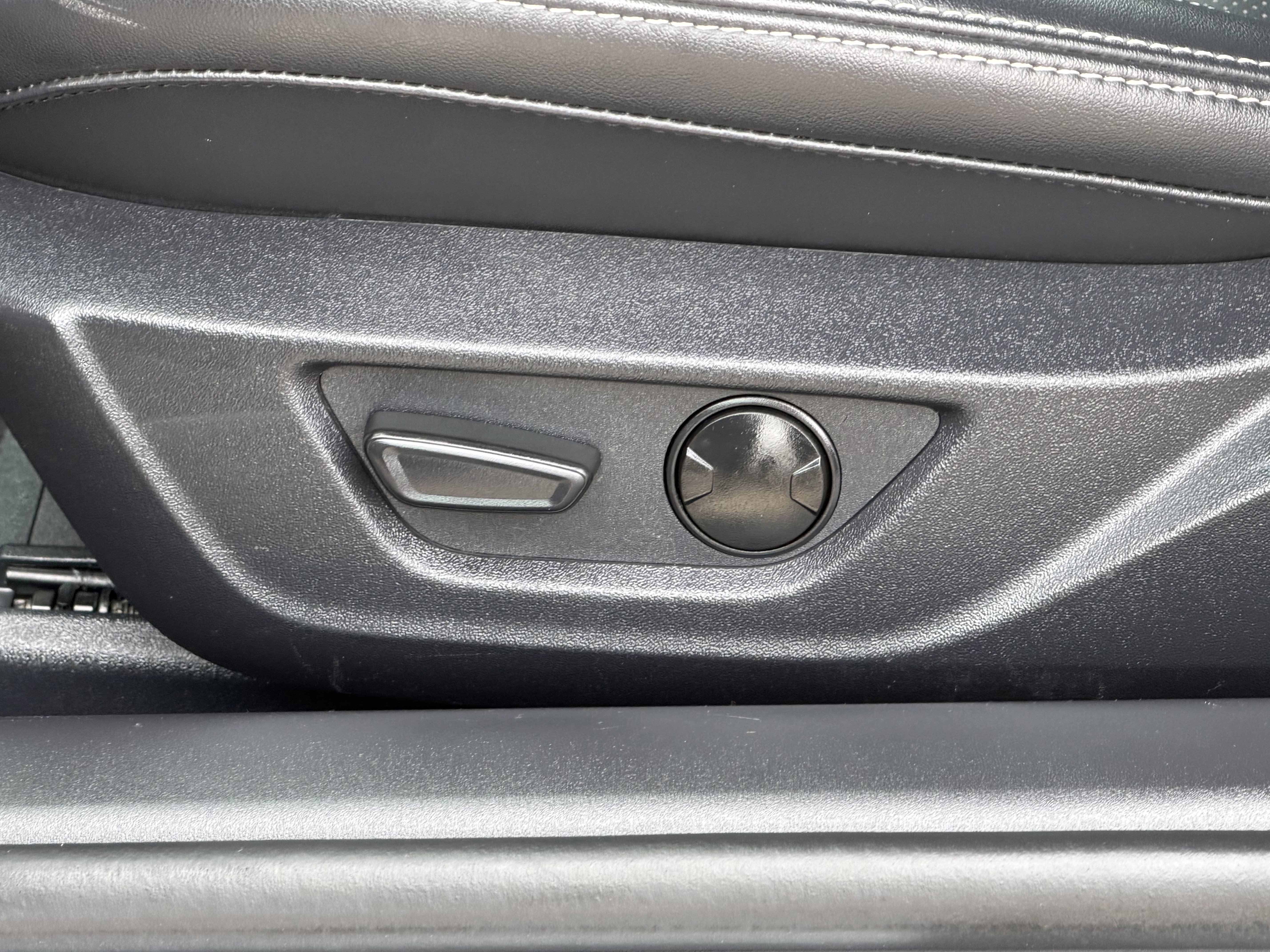 Certified 2025 Ford Mustang Premium image 11
