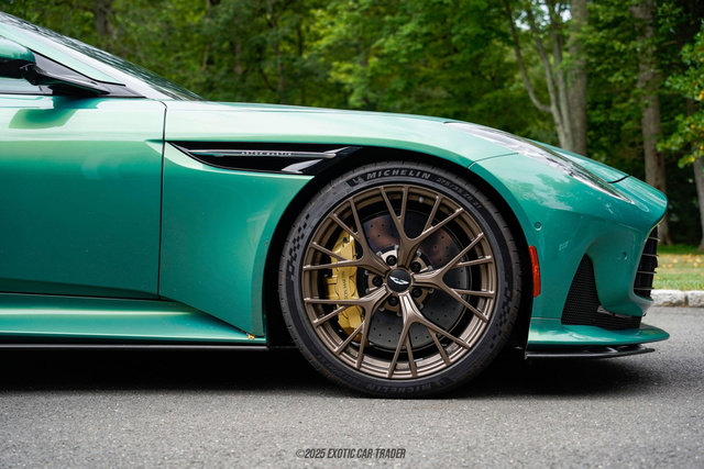 Used 2025 Aston Martin DB12 Coupe RWD image 11