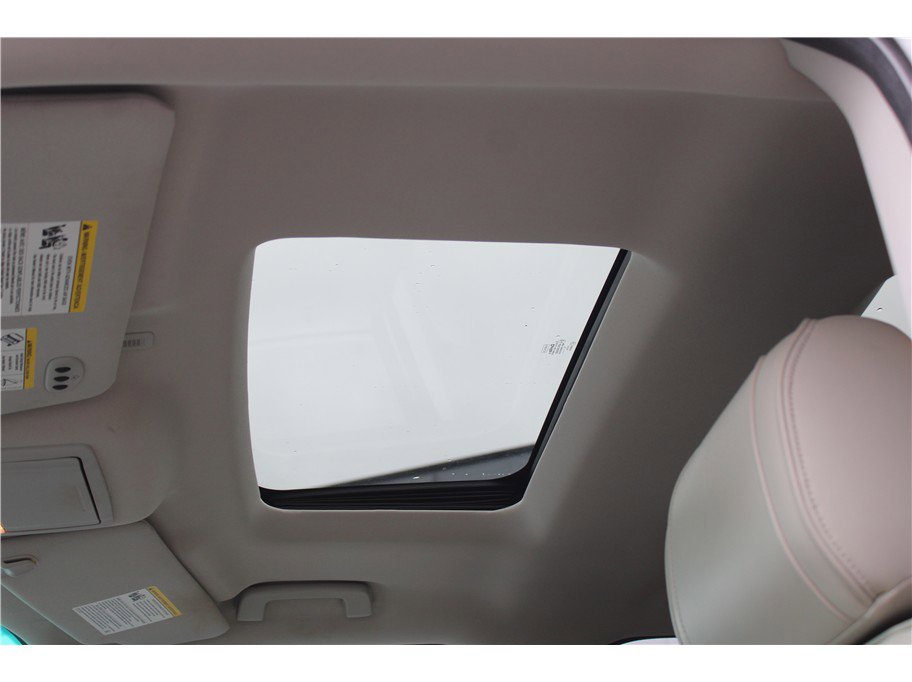 Used 2017 Ford Explorer Platinum image 10