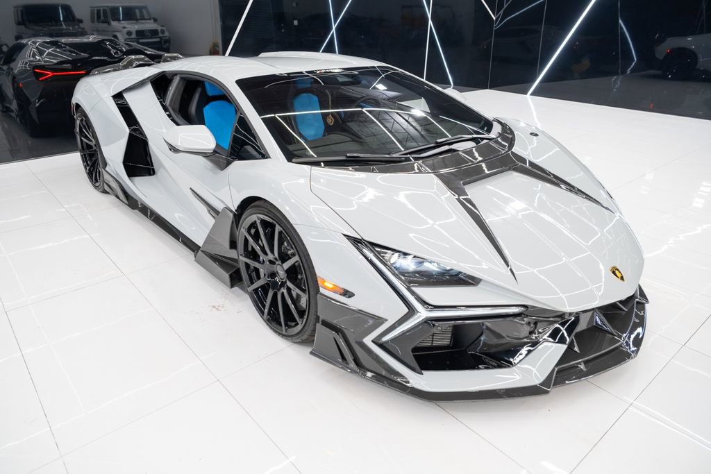 Used 2025 Lamborghini Revuelto AWD/4WD image 6