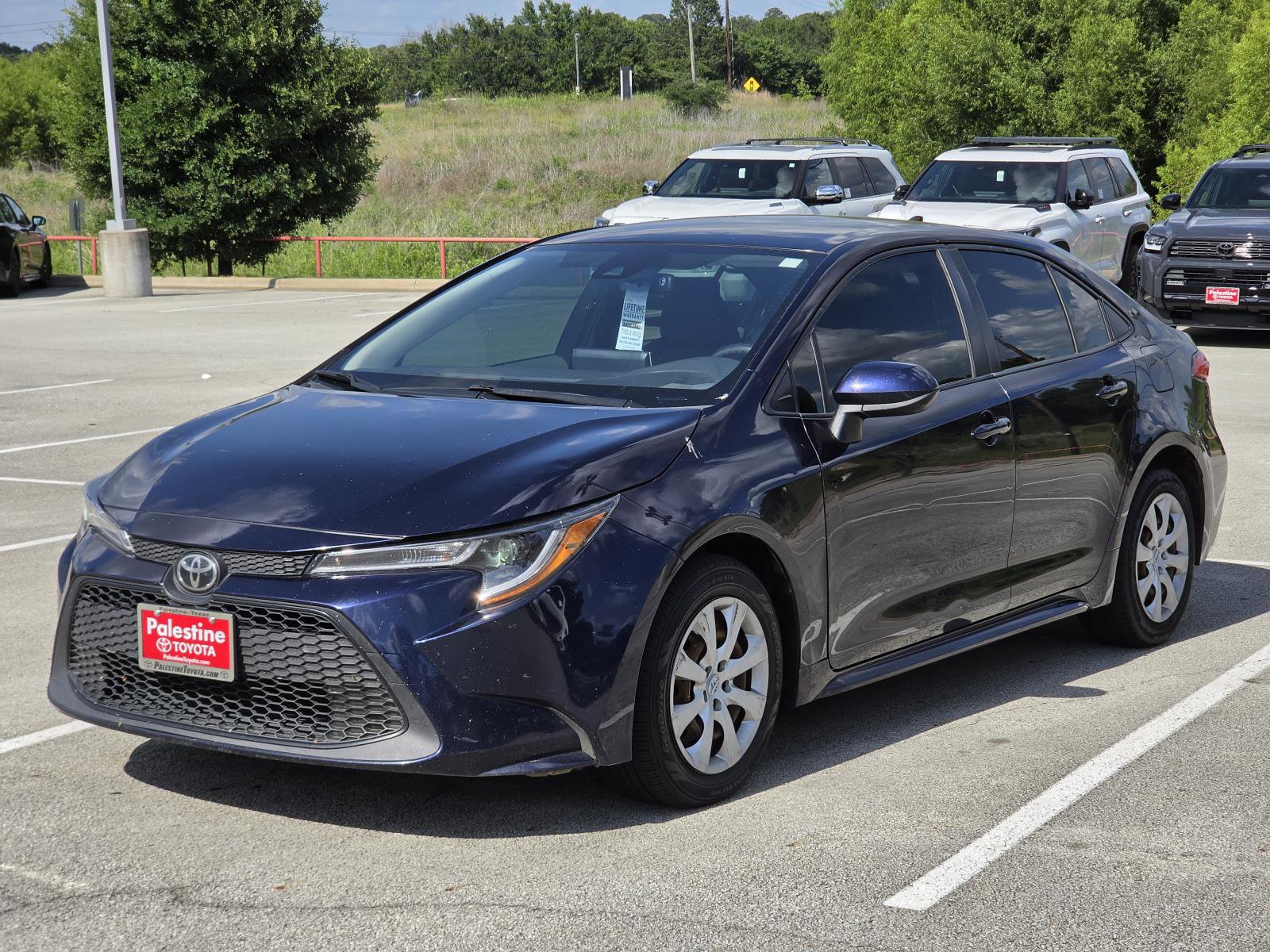 Used 2021 Toyota Corolla LE FWD image 3