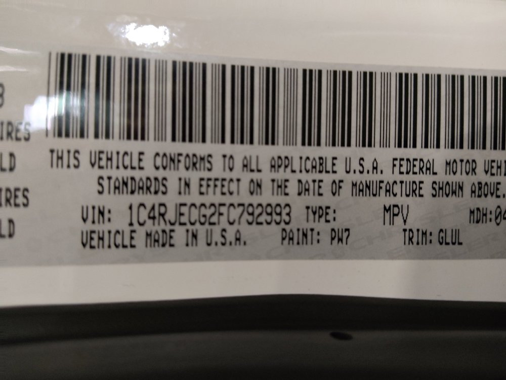 Used 2015 Jeep Grand Cherokee Overland w/ Advanced Technology Group image 33