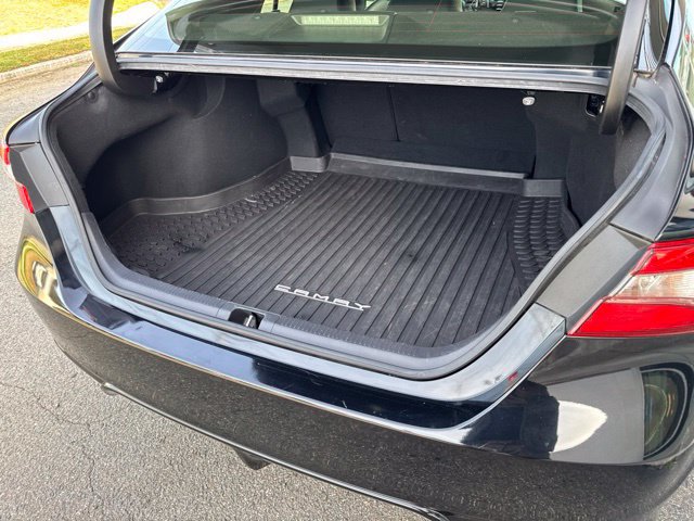 Used 2018 Toyota Camry SE w/ Convenience Package FWD image 21