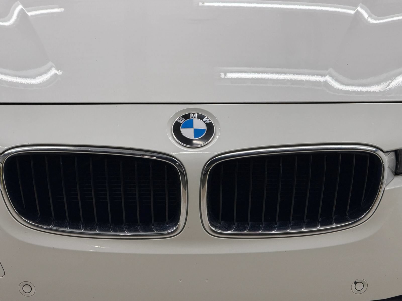 Used 2017 BMW 320i Sedan RWD image 5