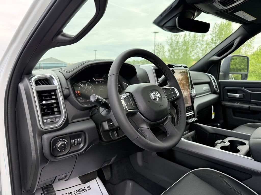 New 2026 RAM 3500 Laramie AWD/4WD image 19