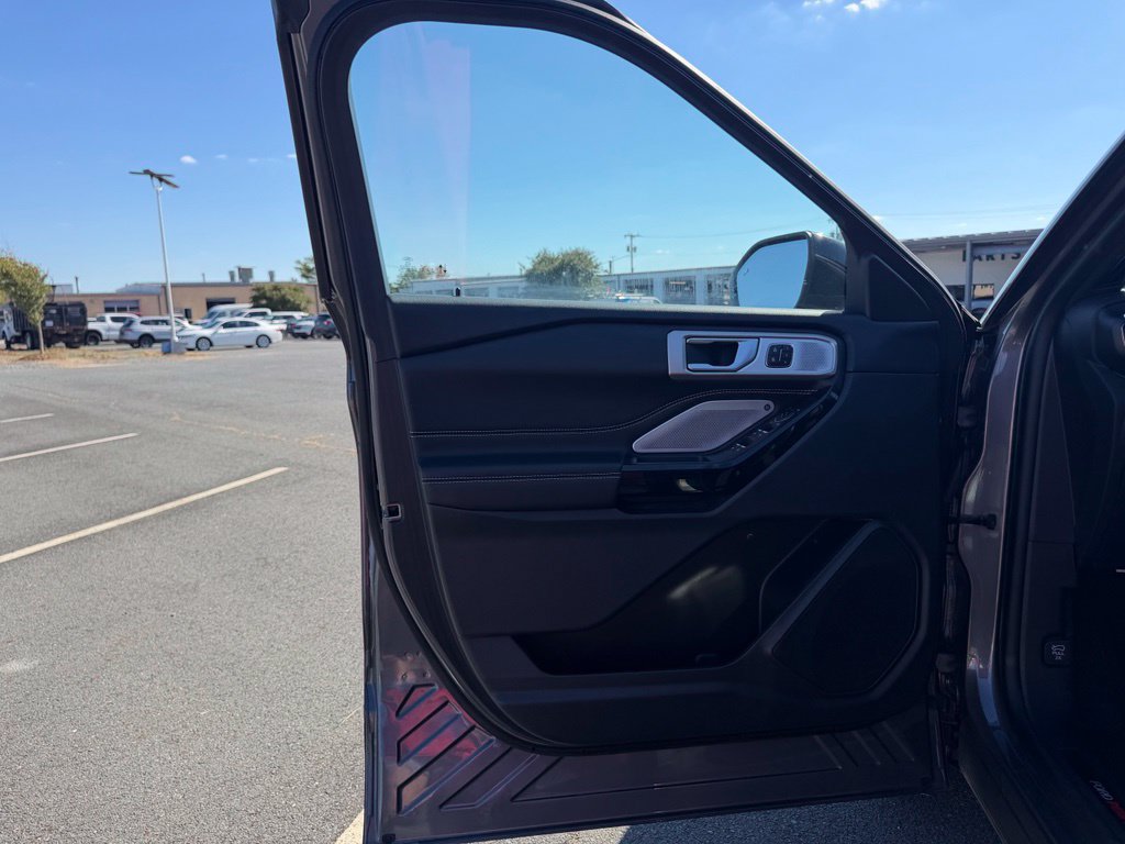 Used 2023 Ford Explorer ST w/ Equipment Group 401A AWD/4WD image 13