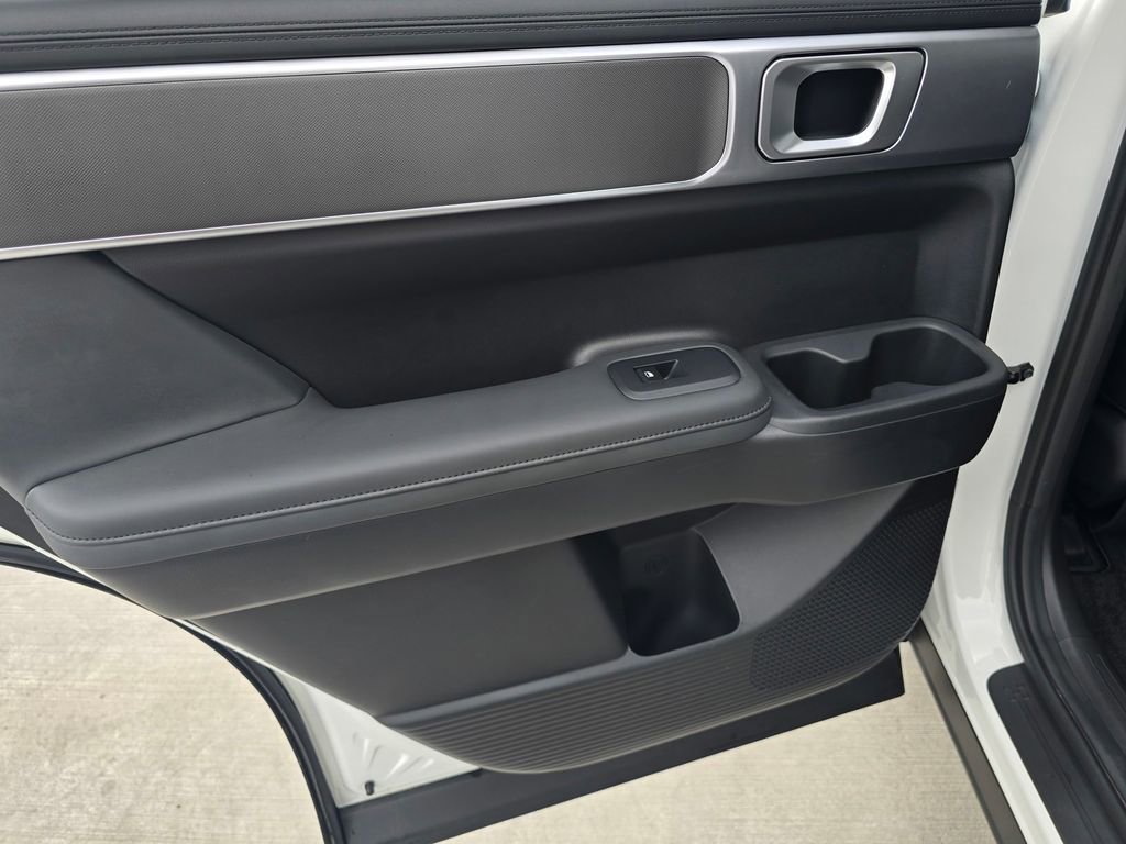 Used 2025 Hyundai Santa Fe XRT image 13