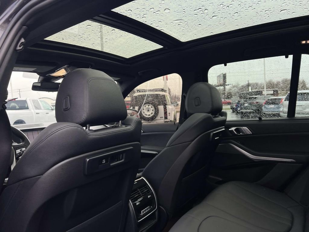 Used 2022 BMW X5 xDrive40i w/ Executive Package image 13