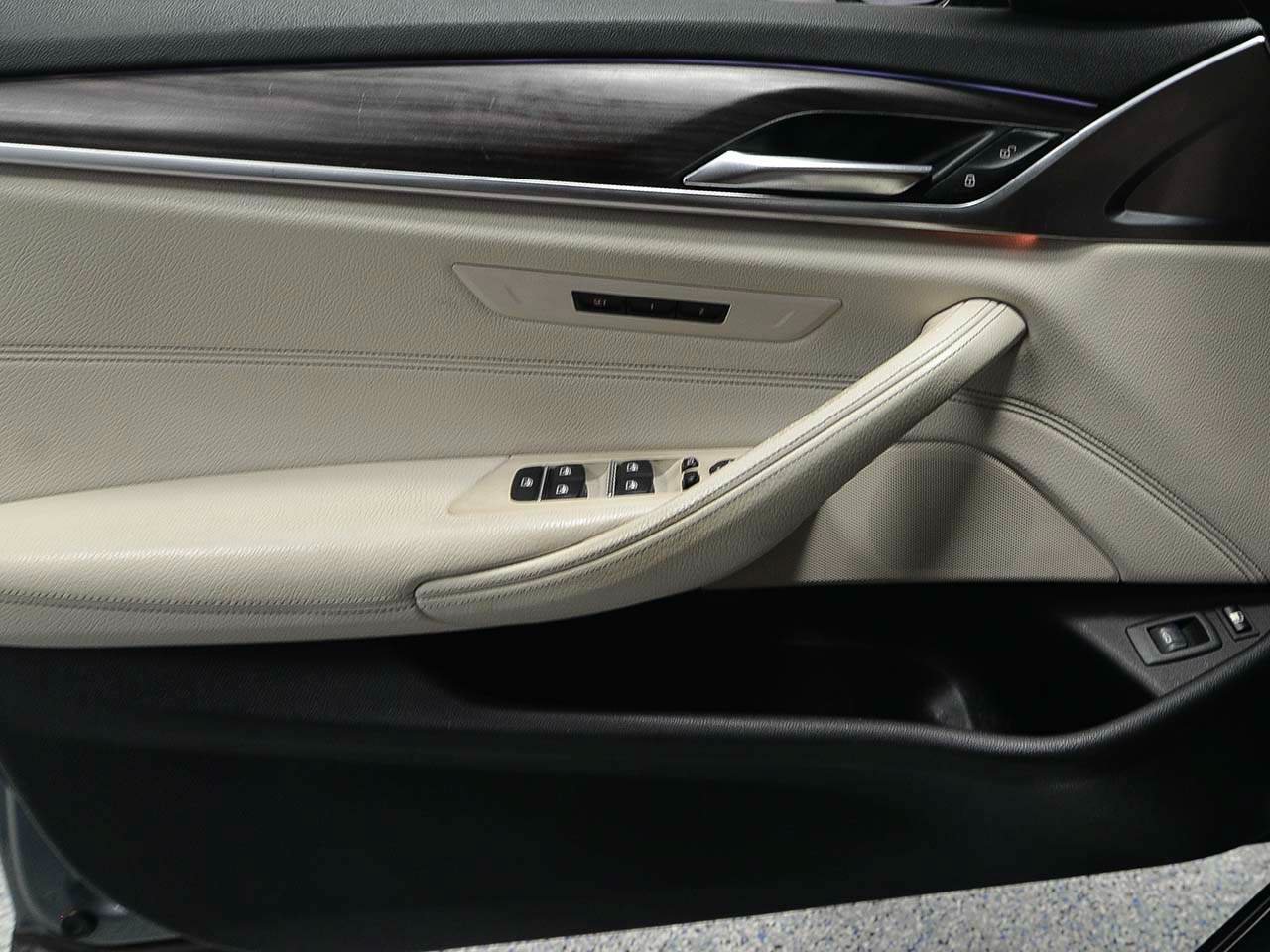 Used 2018 BMW 530e RWD image 6