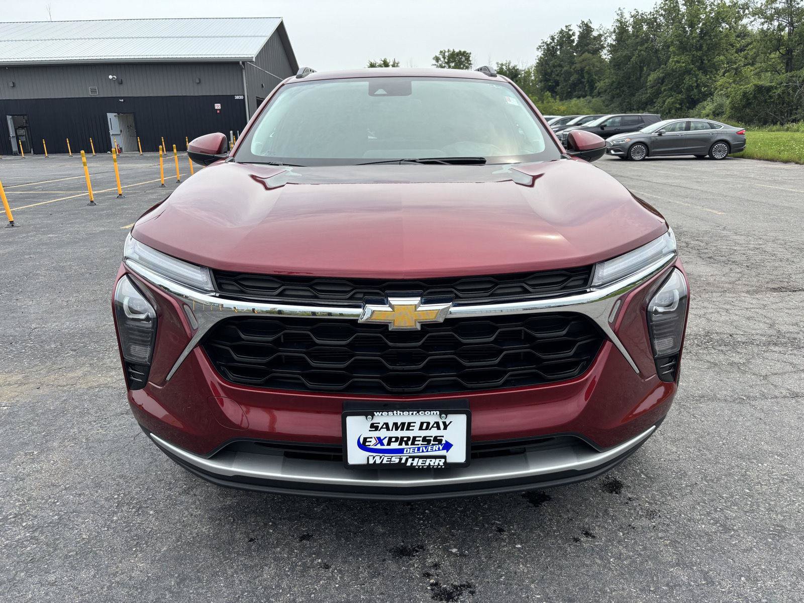 Used 2024 Chevrolet Trax LT w/ LT Convenience Package FWD image 2