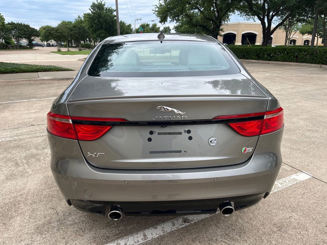 Used 2017 Jaguar XF S RWD image 8