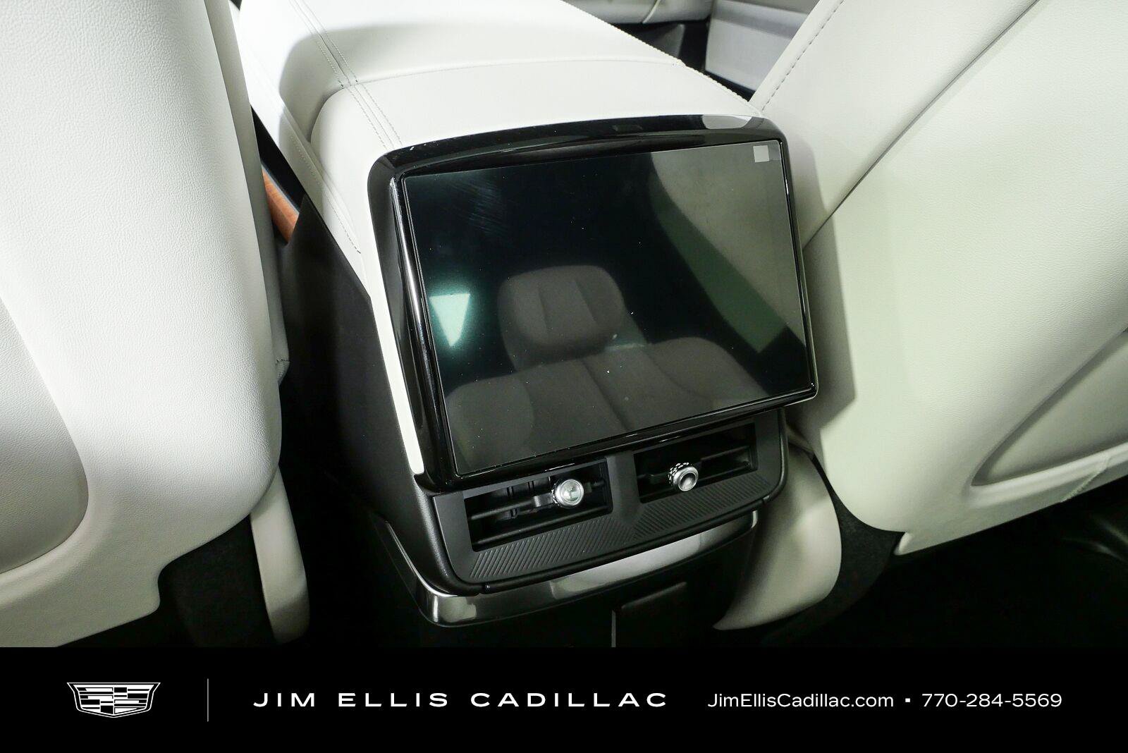 New 2027 Cadillac Vistiq Luxury AWD/4WD image 18