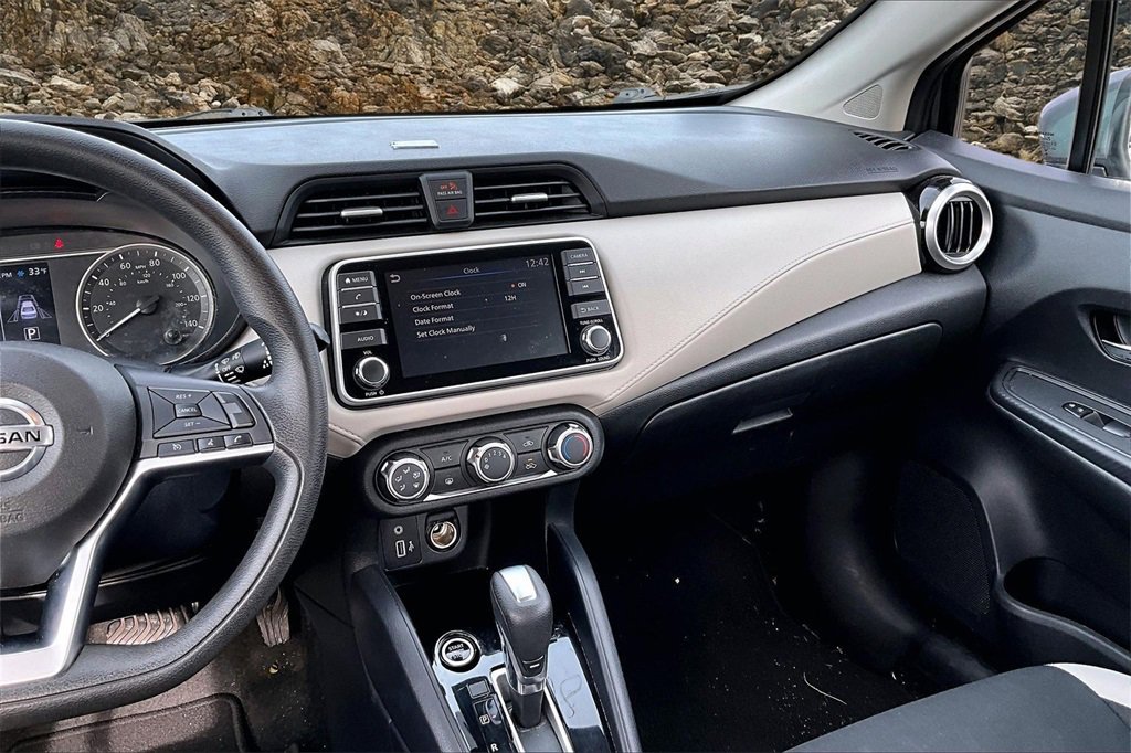 Used 2021 Nissan Versa SV image 6
