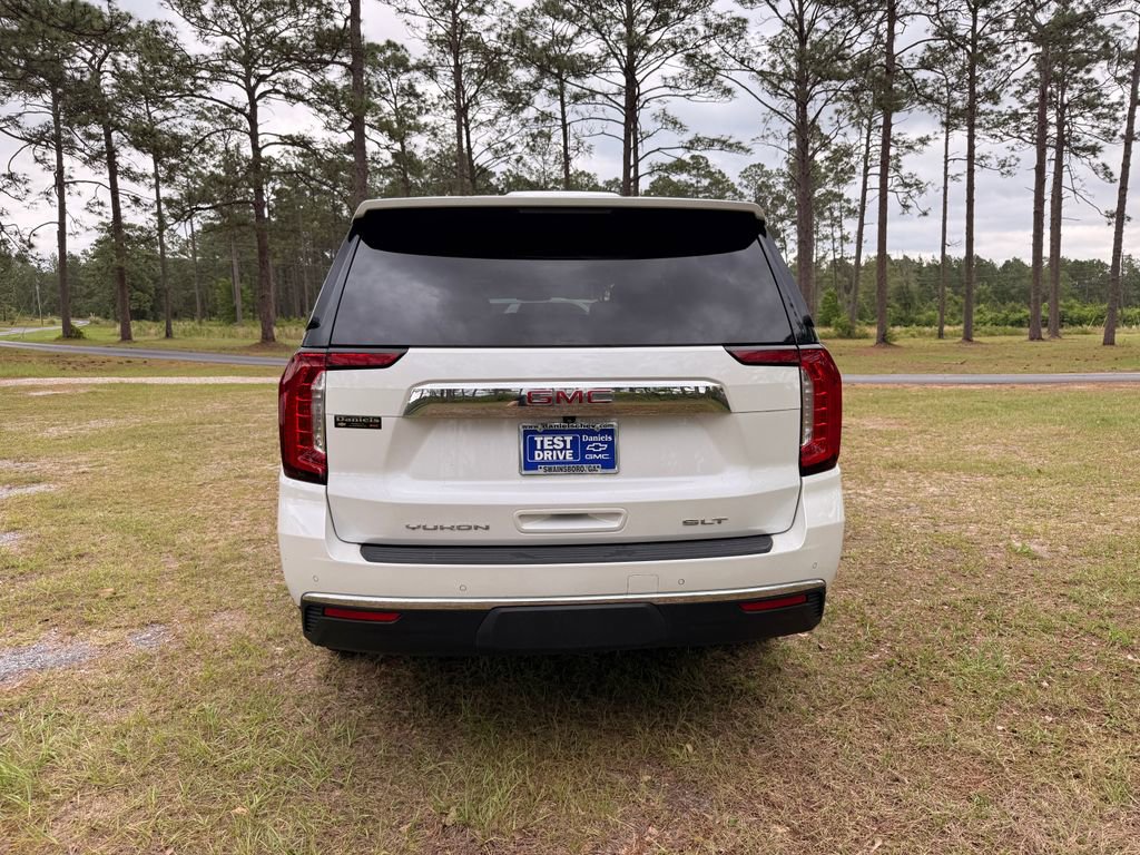 Used 2022 GMC Yukon XL SLT w/ SLT Premium Package AWD/4WD image 4