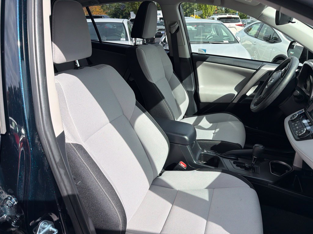 Certified 2018 Toyota RAV4 LE AWD/4WD image 12
