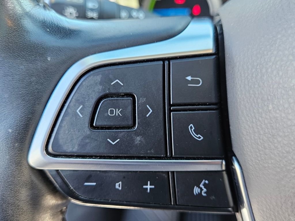 Used 2021 Toyota Highlander Limited image 24