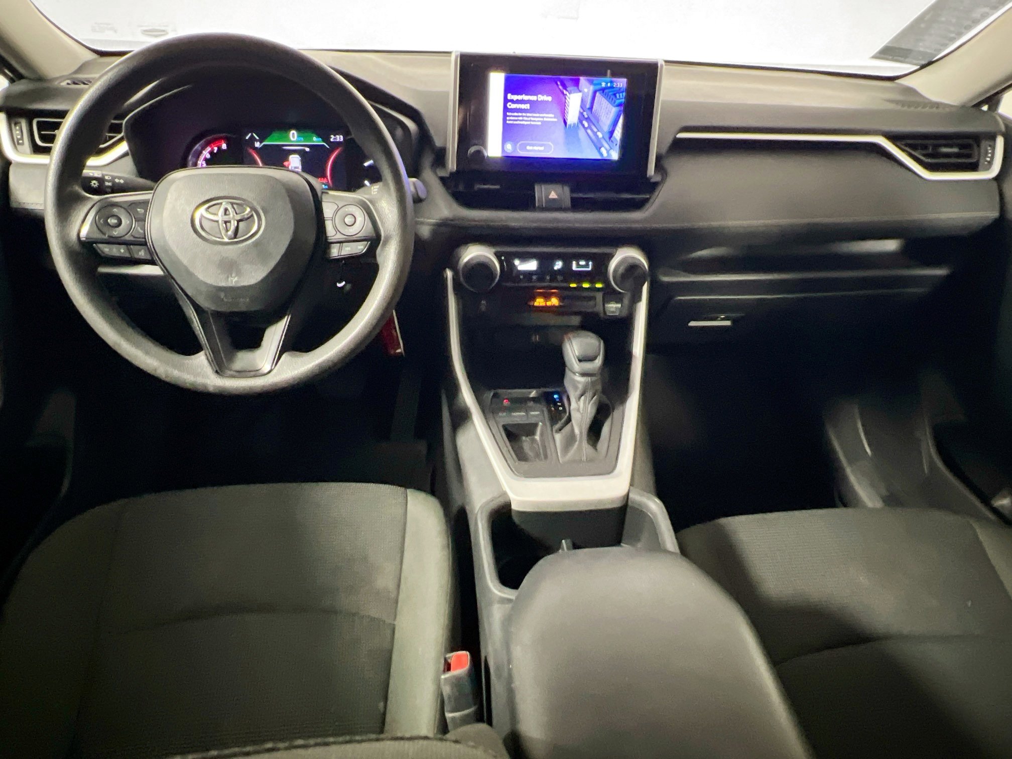 Used 2024 Toyota RAV4 LE FWD image 29