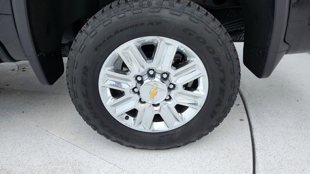 Used 2024 Chevrolet Silverado 2500 High Country w/ Technology Package AWD/4WD image 35