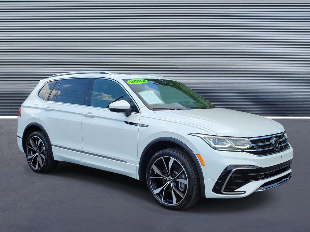Used 2024 Volkswagen Tiguan SEL R-Line image 2