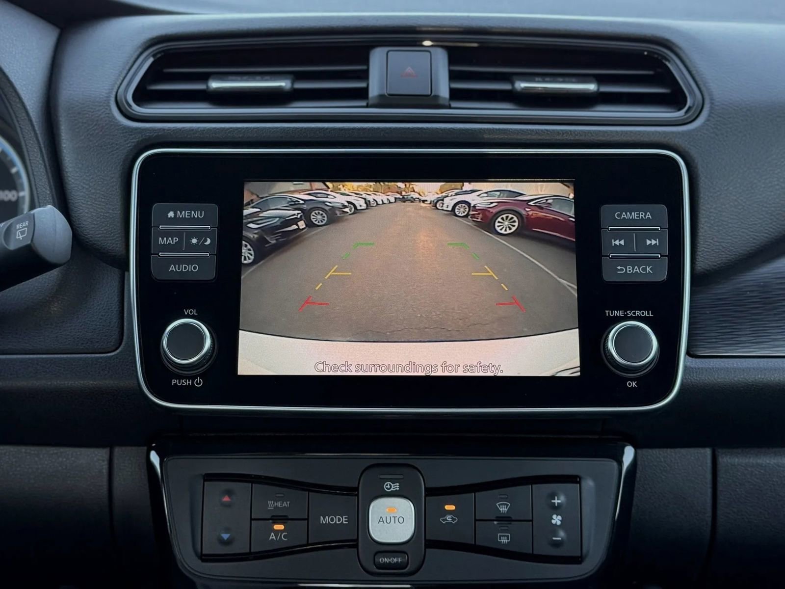 Used 2022 Nissan Leaf SV image 17