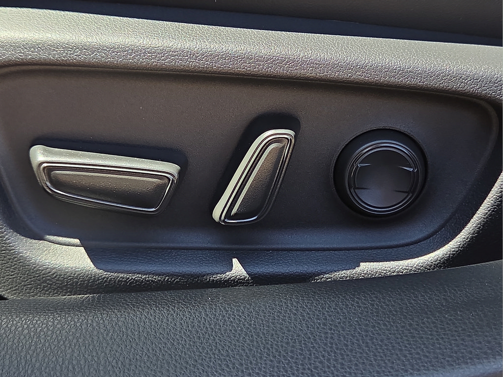 New 2027 Toyota Prius XLE FWD image 19