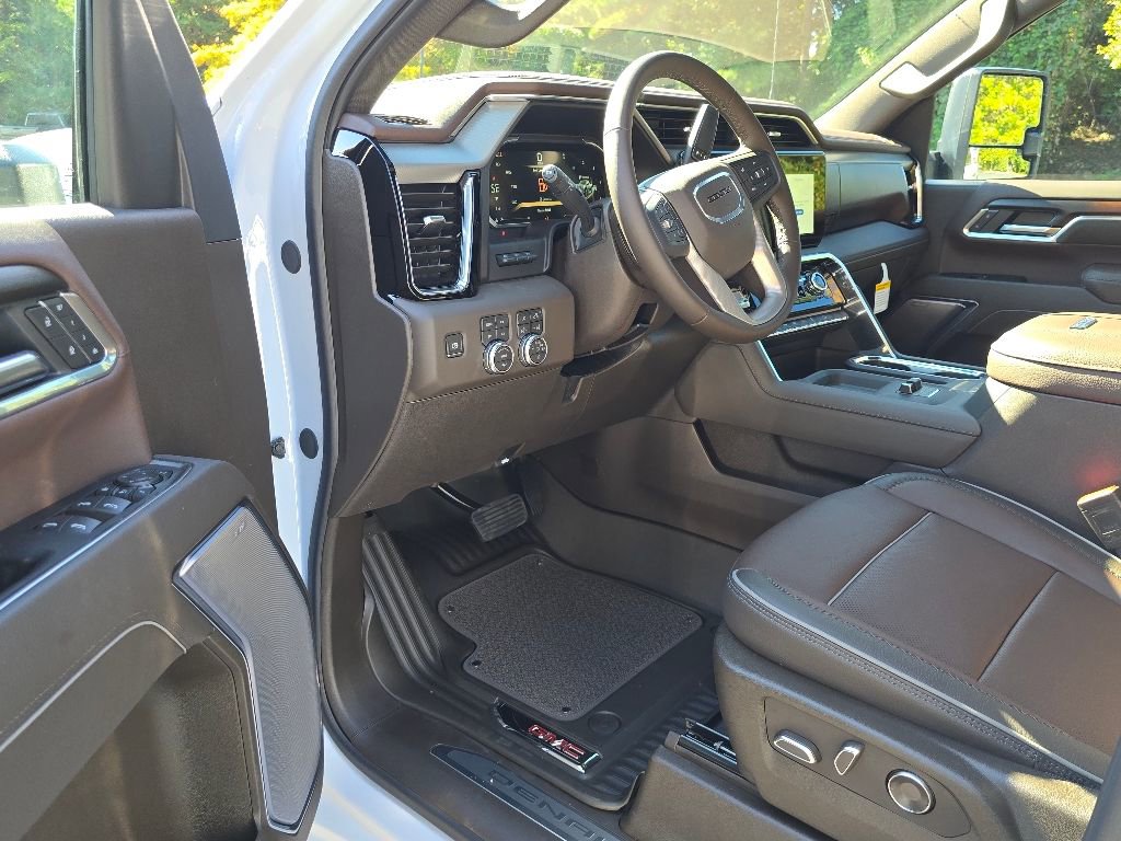 New 2026 GMC Sierra 2500 Denali w/ Denali Reserve Package image 4