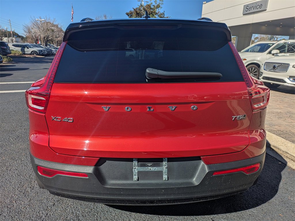 Used 2021 Volvo XC40 T5 R-Design w/ Climate Package image 5