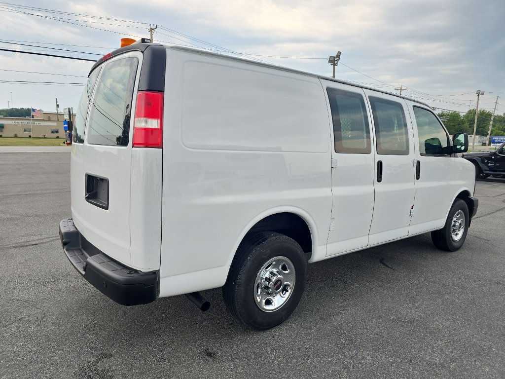 Used 2017 GMC Savana 2500 w/ All Terrain Package RWD image 6