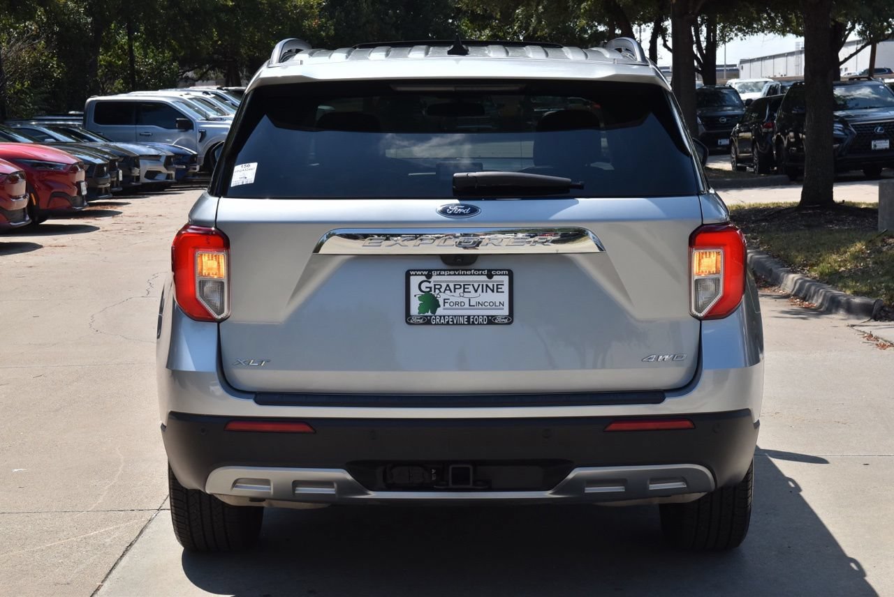 Used 2023 Ford Explorer XLT w/ Equipment Group 202A AWD/4WD image 9