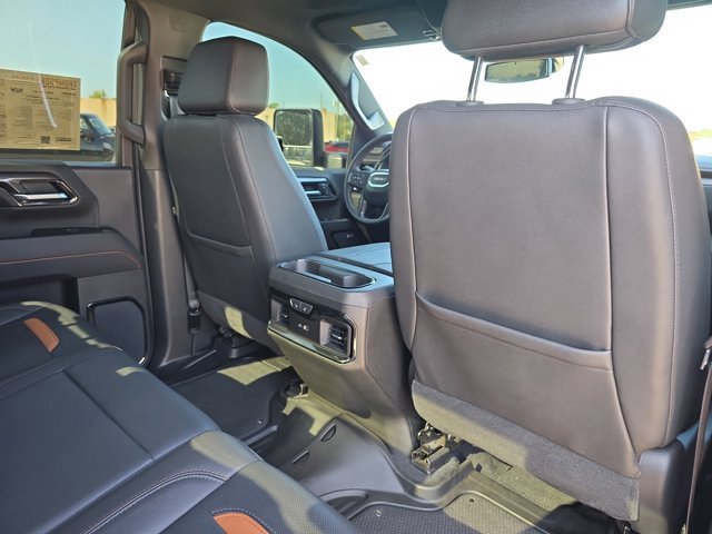 Used 2024 GMC Sierra 2500 AT4 image 11