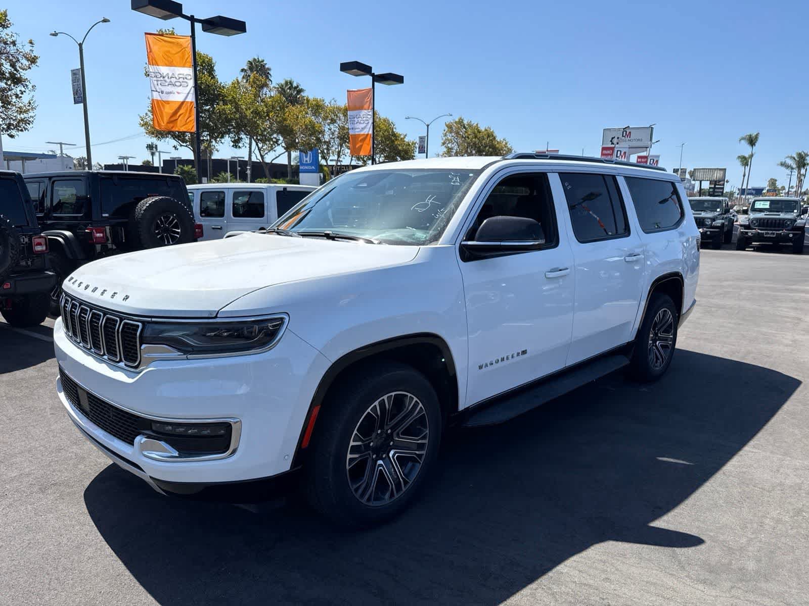 Used 2024 Jeep Wagoneer L Series II RWD image 22