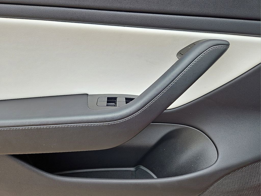 Used 2018 Tesla Model 3 Long Range image 21