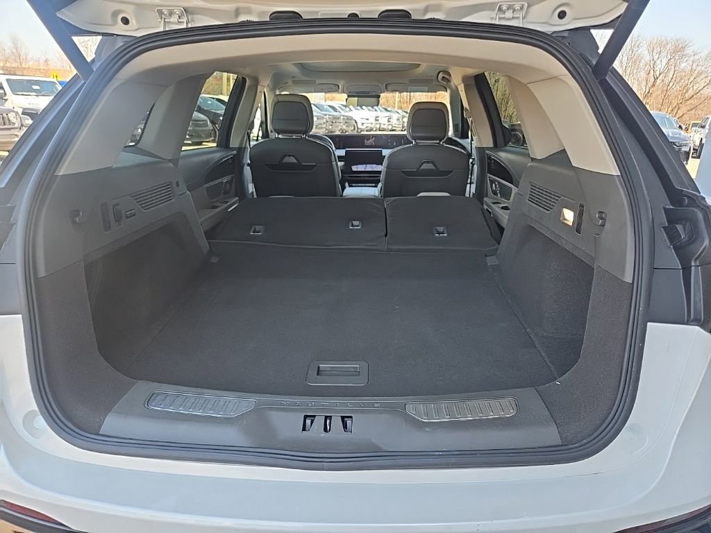 Used 2025 Lincoln Nautilus Reserve image 98