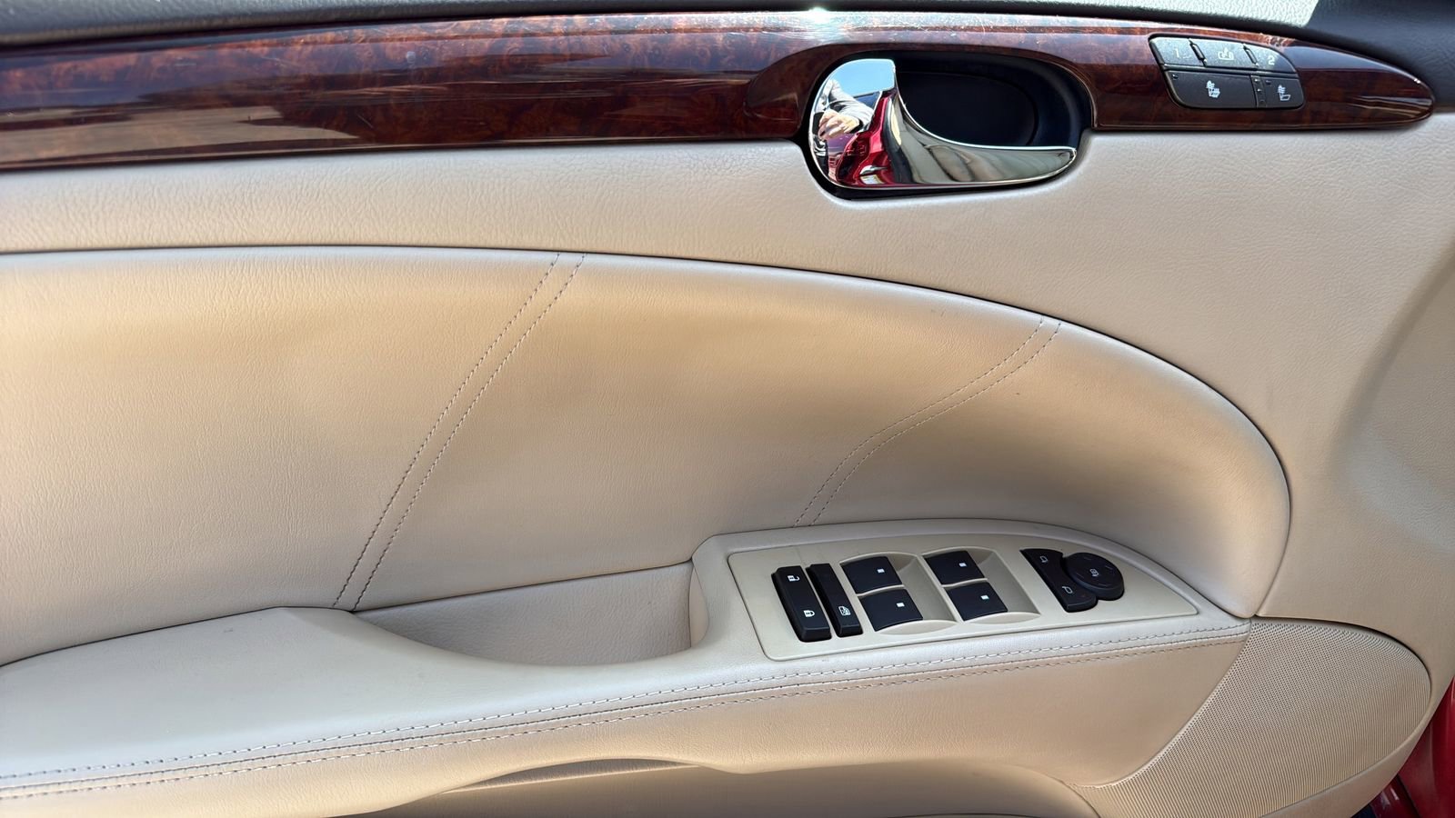 Used 2011 Buick Lucerne CXL w/ Driver Confidence Package FWD image 8