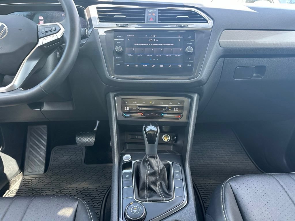 Used 2024 Volkswagen Tiguan SE AWD/4WD image 18