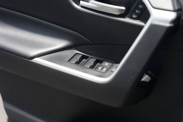 Used 2021 Toyota RAV4 XLE Premium AWD/4WD image 30