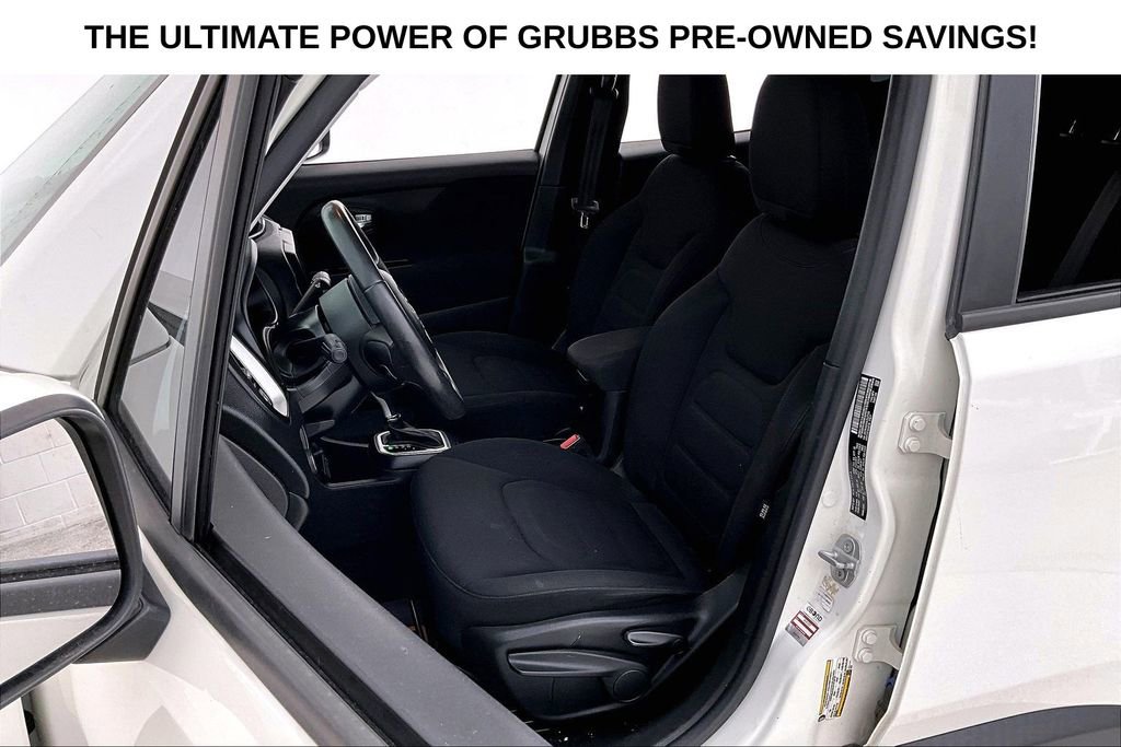 Used 2020 Jeep Renegade Latitude FWD image 28