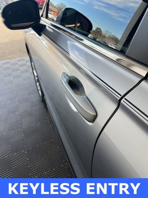 Used 2025 Honda CR-V EX image 3