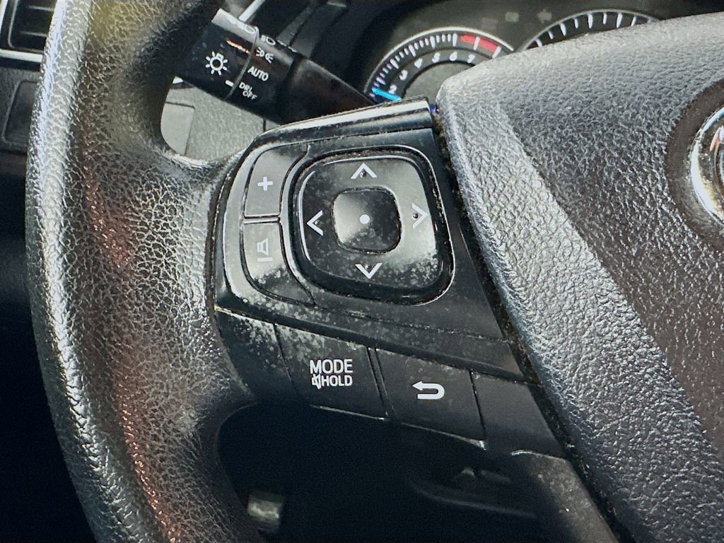Used 2015 Toyota Camry LE FWD image 23