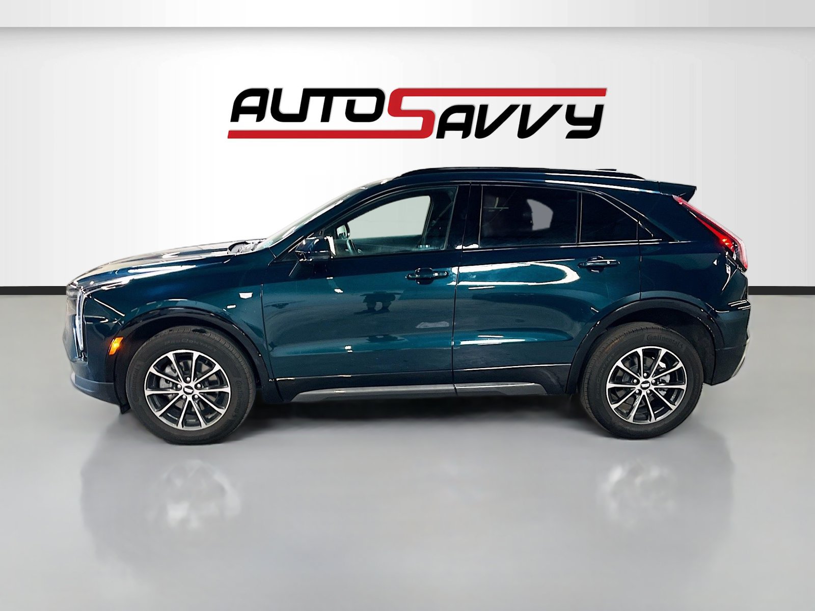 Used 2024 Cadillac XT4 Sport w/ Cold Weather Package AWD/4WD image 4