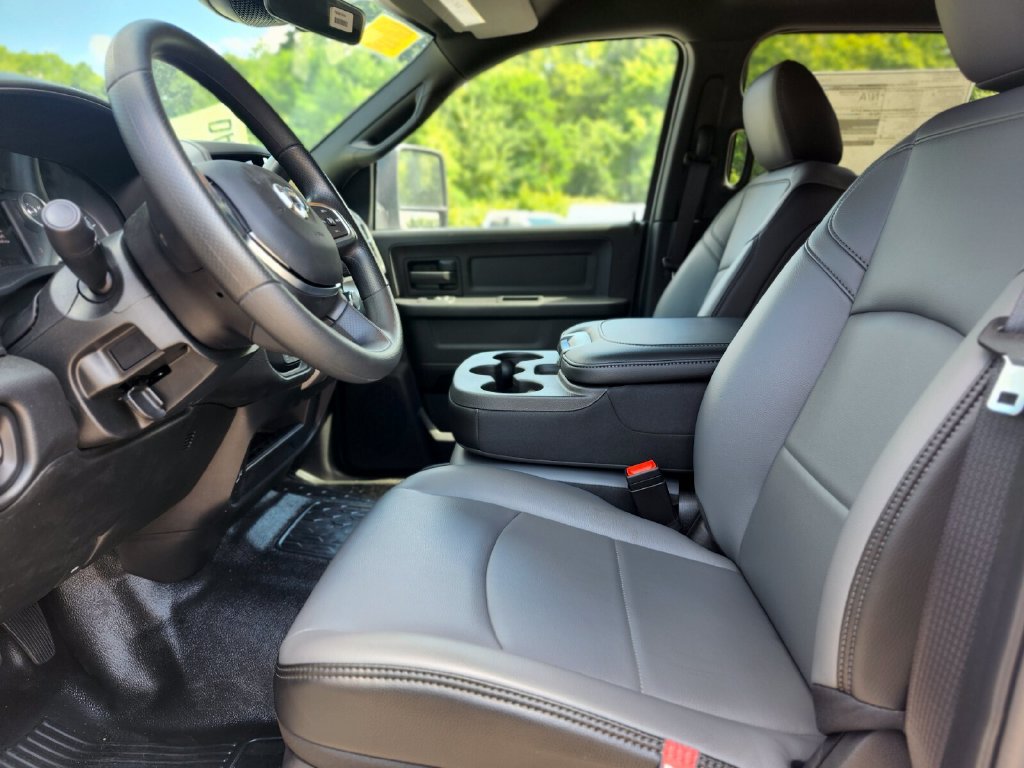 New 2026 RAM 3500 Tradesman w/ Chrome Appearance Group A AWD/4WD image 17