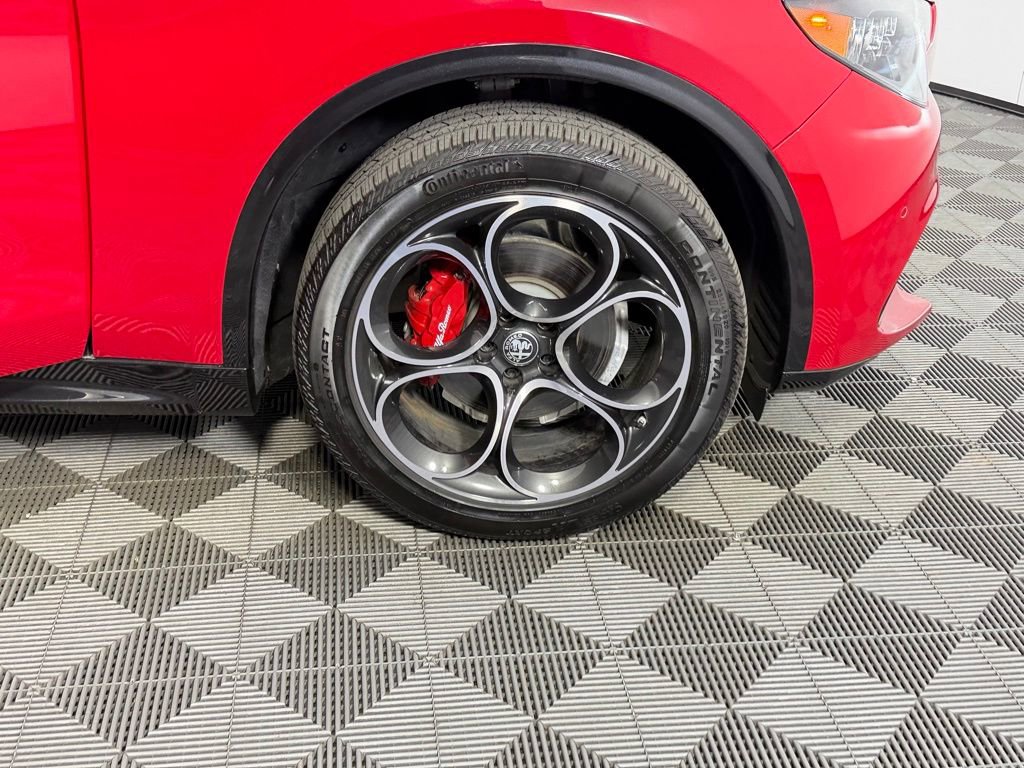 Used 2025 Alfa Romeo Stelvio Sprint w/ Veloce Package image 11