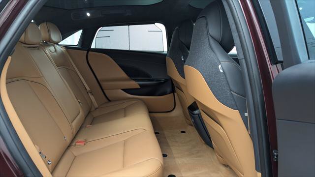 Used 2024 Lucid Air Touring AWD/4WD image 18