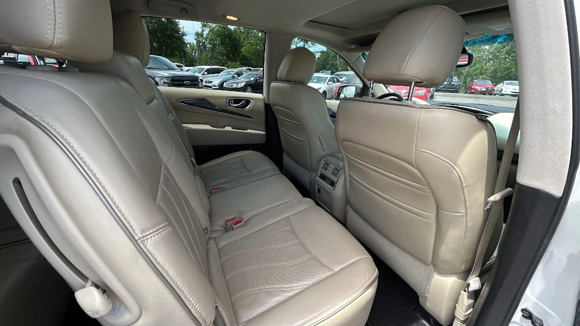 Used 2016 INFINITI QX60 FWD image 40