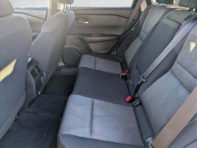 Used 2024 Nissan Rogue SV image 17