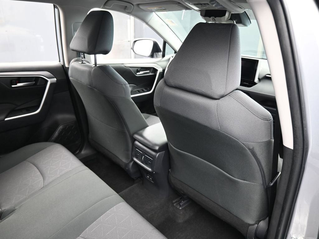 Used 2025 Toyota RAV4 XLE image 42