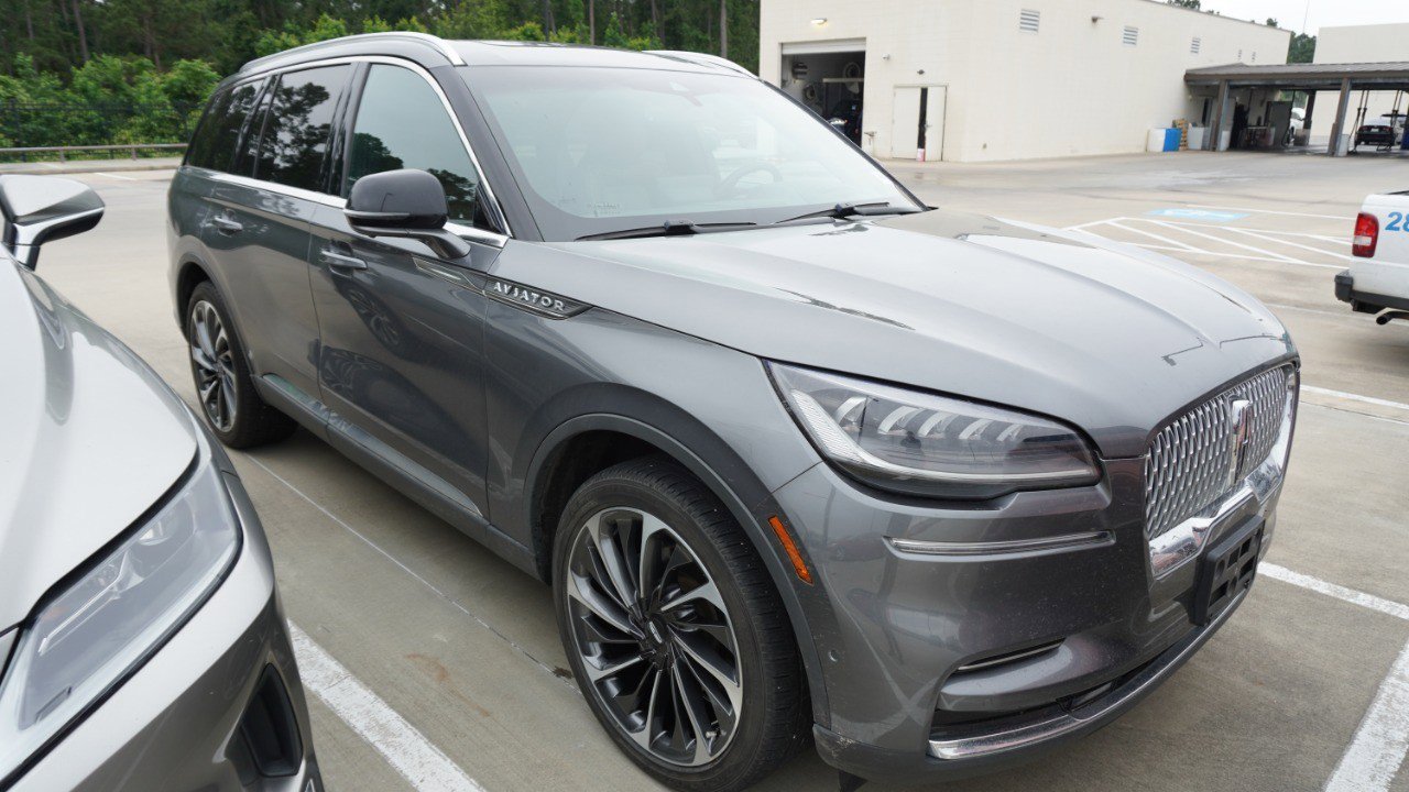Used 2023 Lincoln Aviator Reserve w/ Equipment Group 201A AWD/4WD image 3