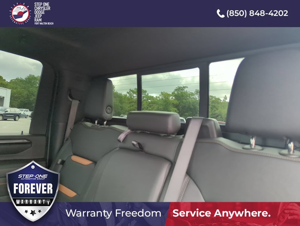 Used 2024 GMC Sierra 2500 AT4 w/ Technology Package AWD/4WD image 31