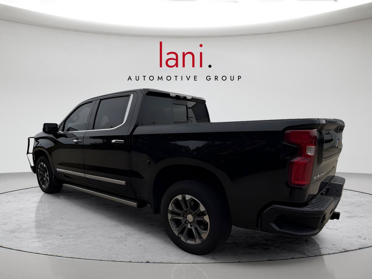 Used 2023 Chevrolet Silverado 1500 High Country w/ Technology Package AWD/4WD image 42